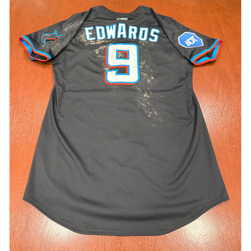 Game-Used or Autographed All auctions | MLB Auctions