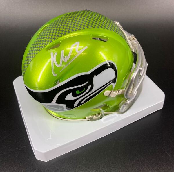 NFL - Seahawks Kenneth Walker signed mini helmet