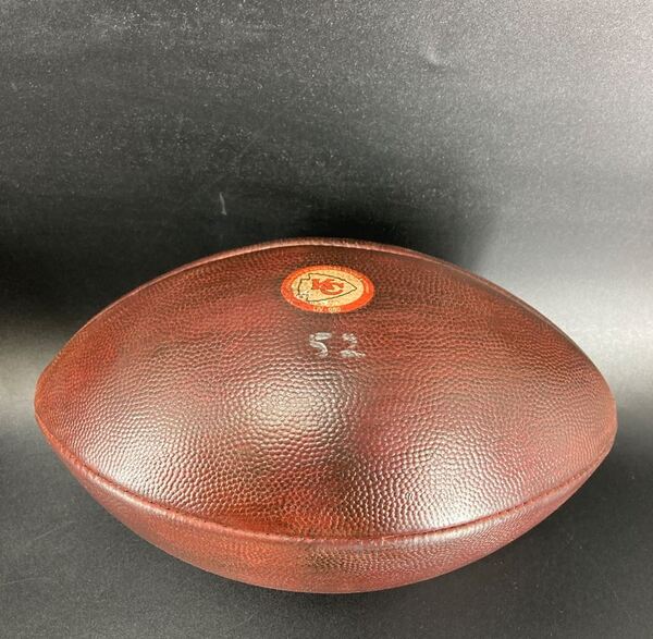 NFL - Chiefs Super Bowl LIV Game Used Football Chiefs Offense (Mahomes 1...
