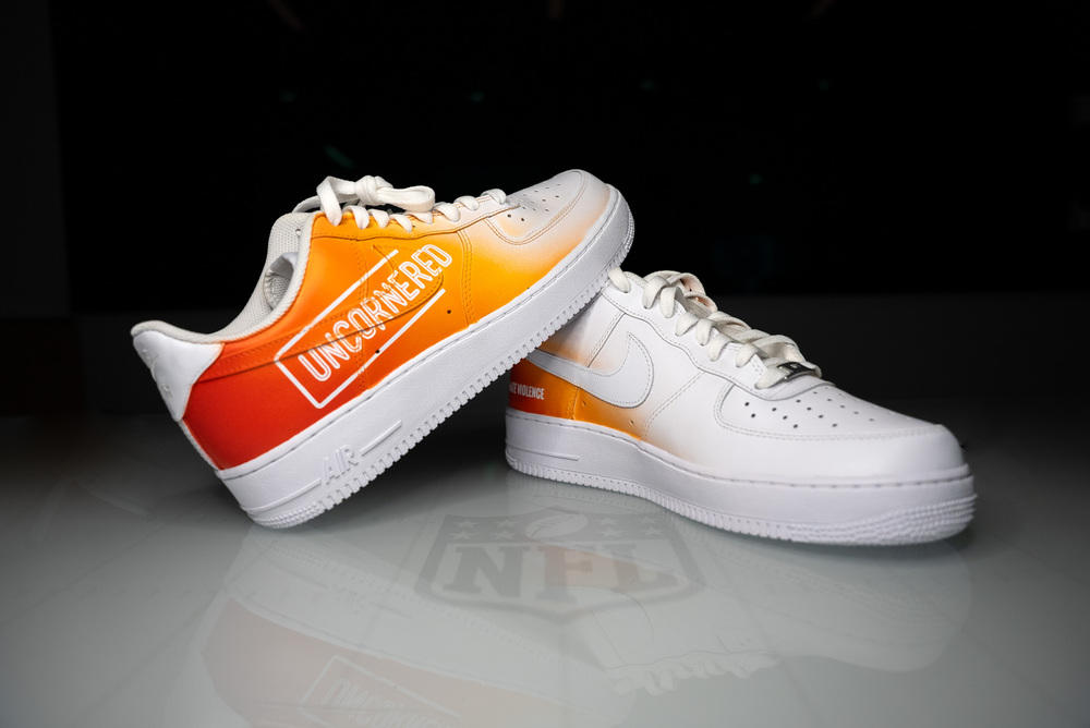 Sneaker – quarter viewrow pages_container mx-auto