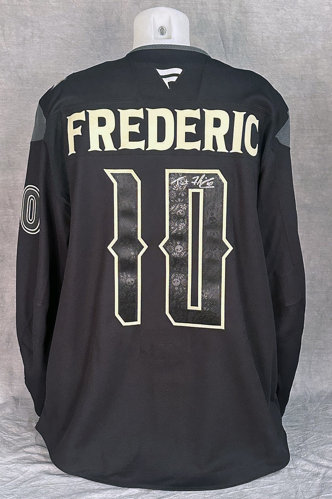 Trent Frederic #10 - Autographed 2025-26 Edmonton Oilers Dia de los Muertos (Day of the Dead) Ltd Edition Fanatics Practice Jersey (Autographed Only / Not Worn)