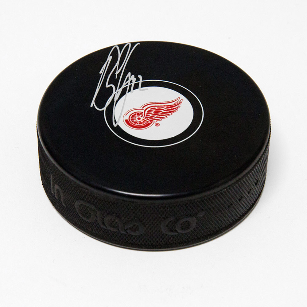 Bob Errey Autographed Detroit Red Wings Hockey Puck