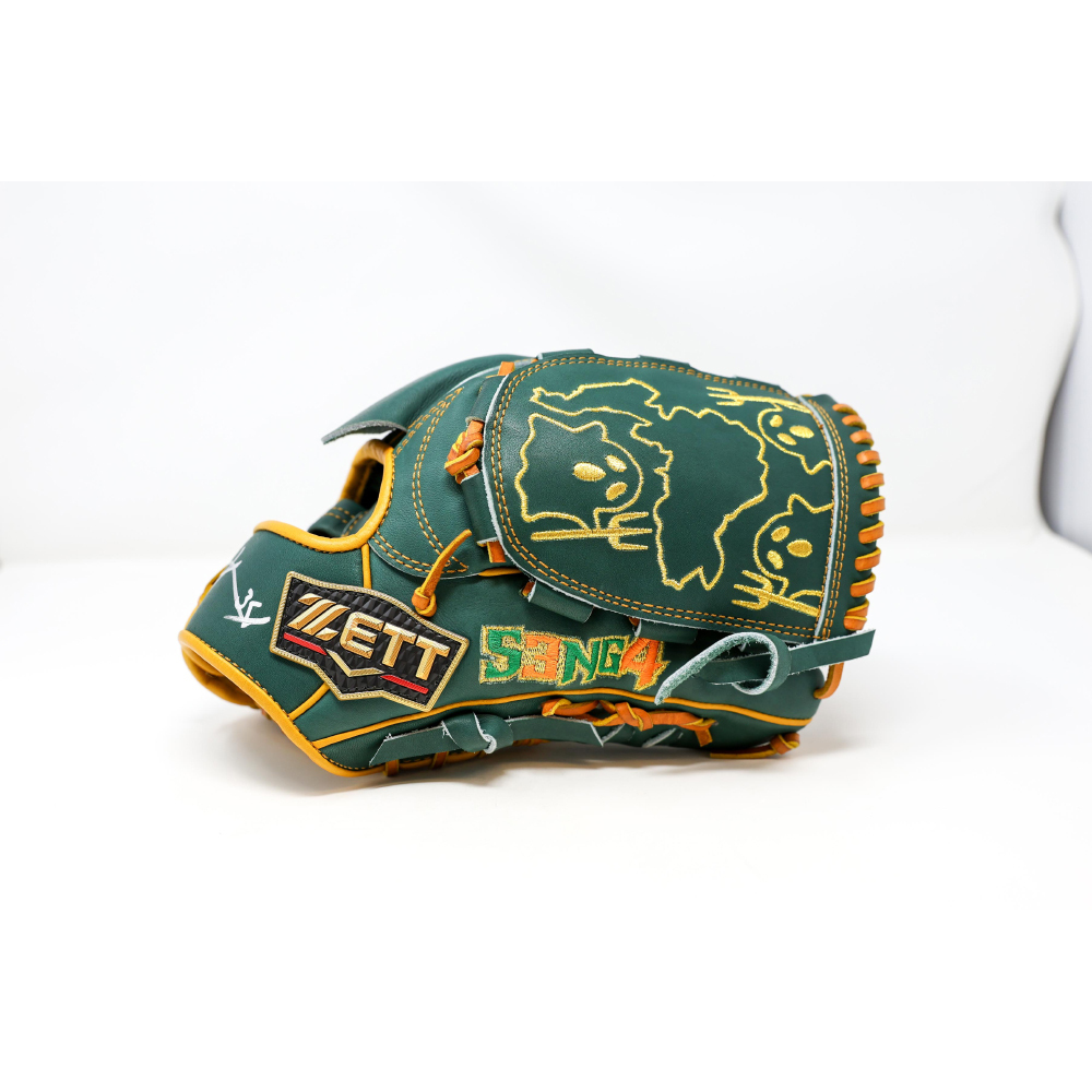 Amazin' Auction: Kodai Senga Autographed Glove | New York Mets