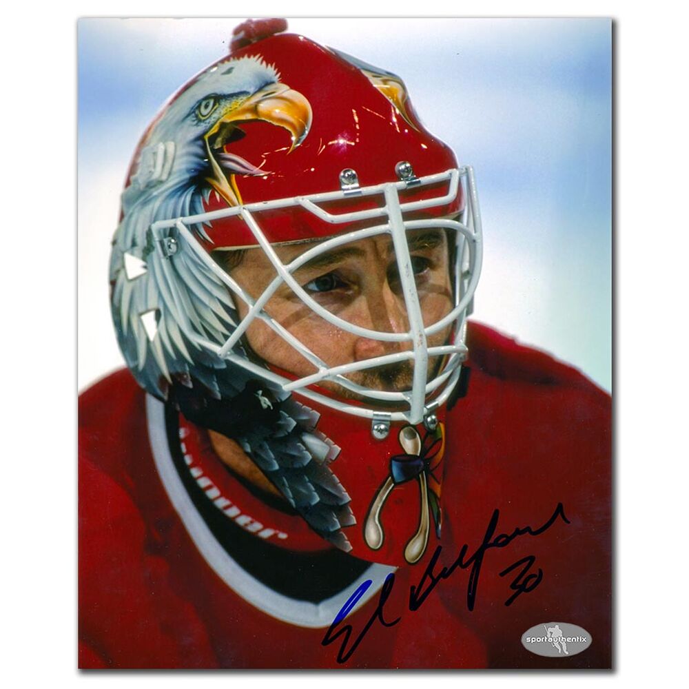Ed Belfour Autographed Chicago Blackhawks 8x10 Photo - Close-Up
