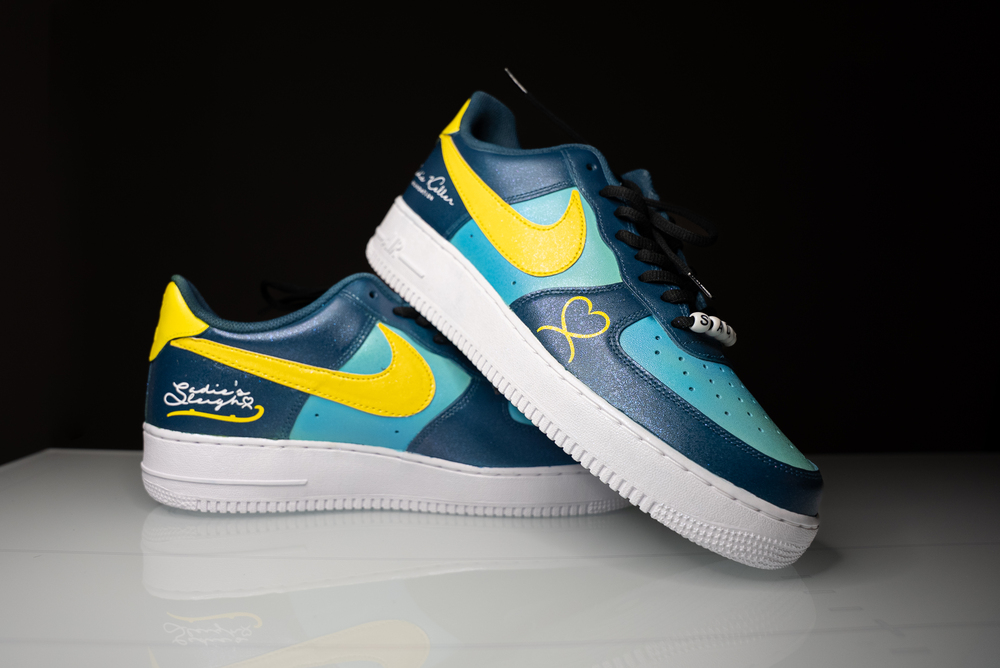 Sneaker – quarter viewrow pages_container mx-auto