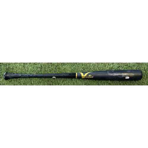 Game-Used or Autographed 7 3/8 | MLB Auctions