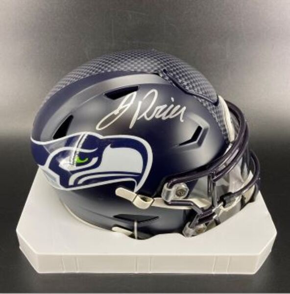 NFL - Seahawks Jadarian Price Signed Mid-Size Speed Flex Helmet