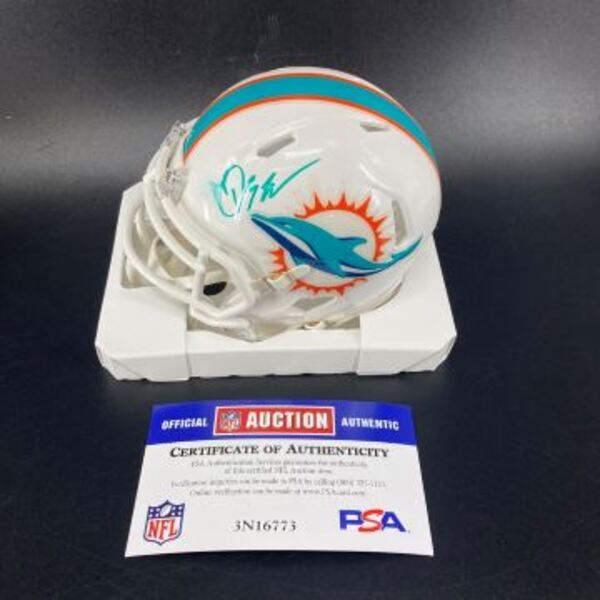 NFL - Dolphins Quinn Ewers Signed Mini Helmet