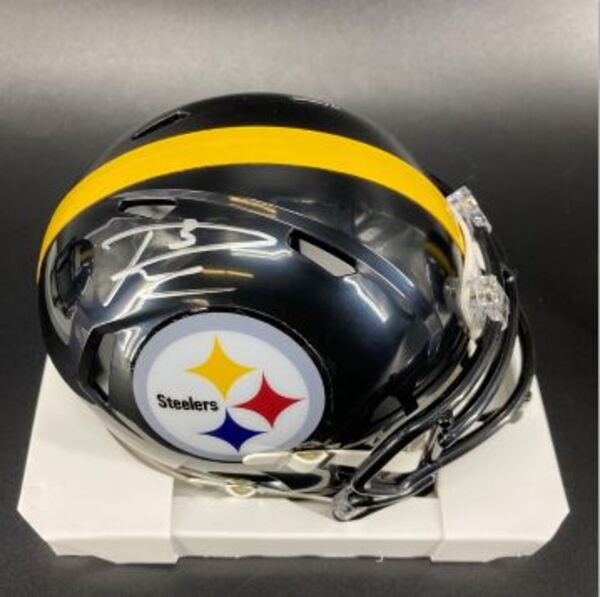NFL - Steelers Russell Wilson Signed Mini Helmet