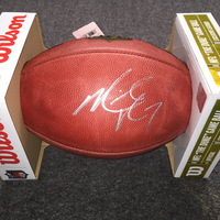 NFL - Falcons Michael Vick signed authentic football