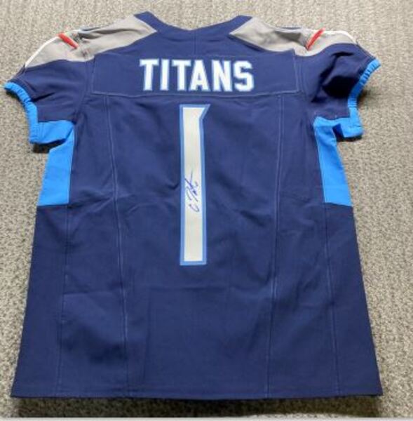 NFL - Titans Carnell Tate Signed Authentic Jersey Size 40