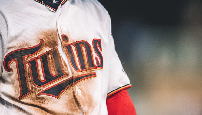MINNESOTA TWINS BASEBALL GAME EXPERIENCE