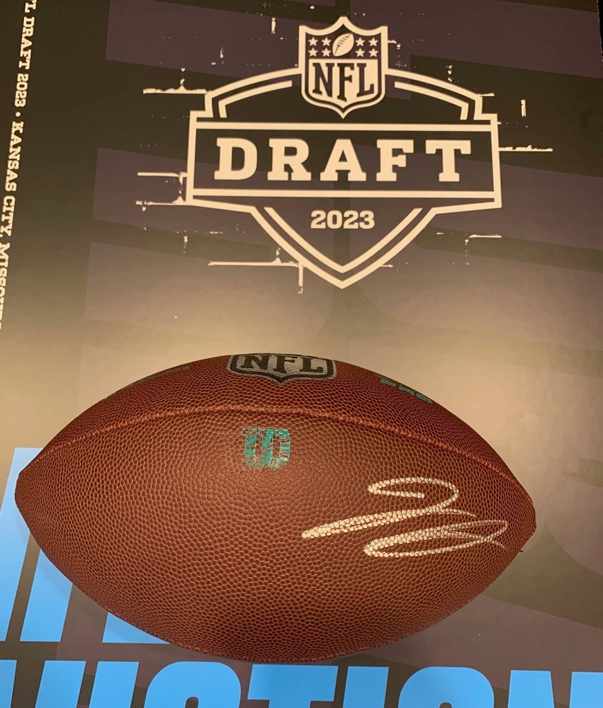 Sneaker – quarter viewrow pages_container mx-auto