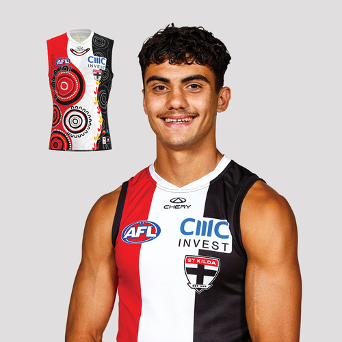 Photo of Hugo Garcia  #34 - 2026 Home Player First Nations Guernsey * Signed
