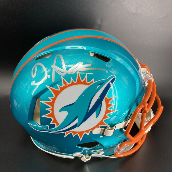 NFL - Dolphins Devon Achane Signed Authentic Flash Speed Helmet