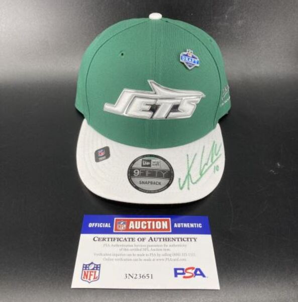 NFL - Jets Cade Klubnik Signed Hat With 2026 Draft Pin
