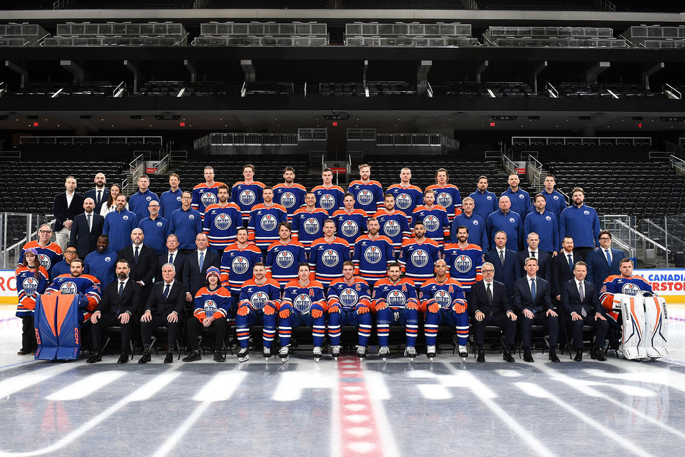 2025-26 Edmonton Oilers Team Photo Opportunity - Have Your Very Own Team Photo Taken With The Oilers!