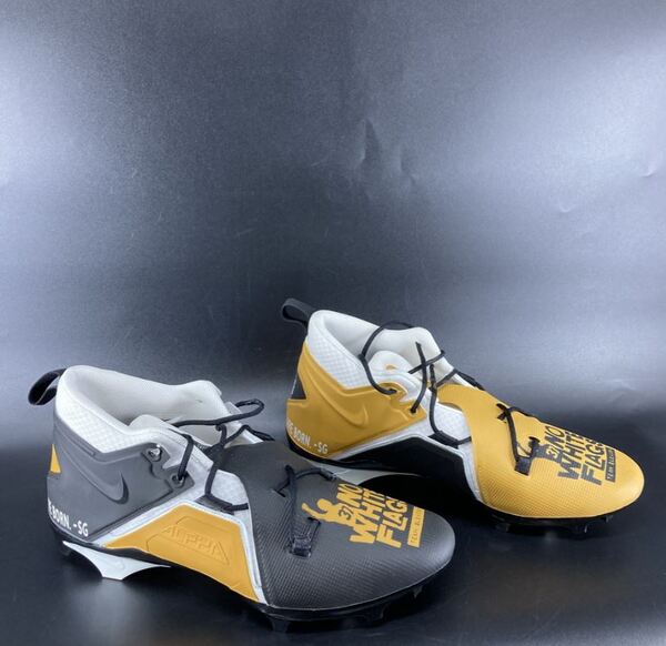 MCMC - Saints Foster Moreau Game Worn Custom Cleats 2025 Season Size 16 ...