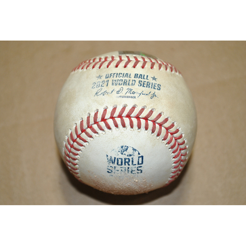 2021 World Series - Houston Astros vs. Atlanta Braves - Game 5 - Pitcher: Drew Smyly, Batter: Yuli Gurriel (Single) - Top 8