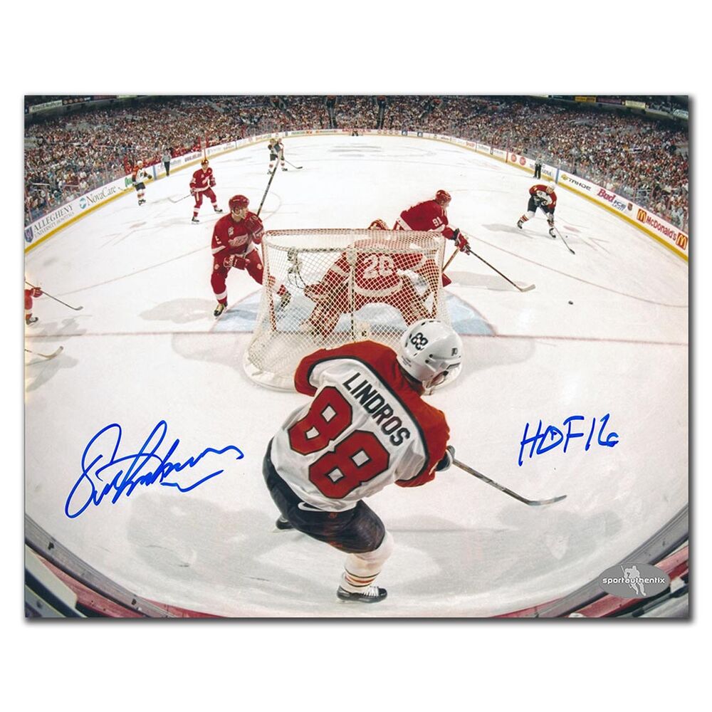 Eric Lindros Autographed Philadelphia Flyers 8x10 Photo - Behind the Net