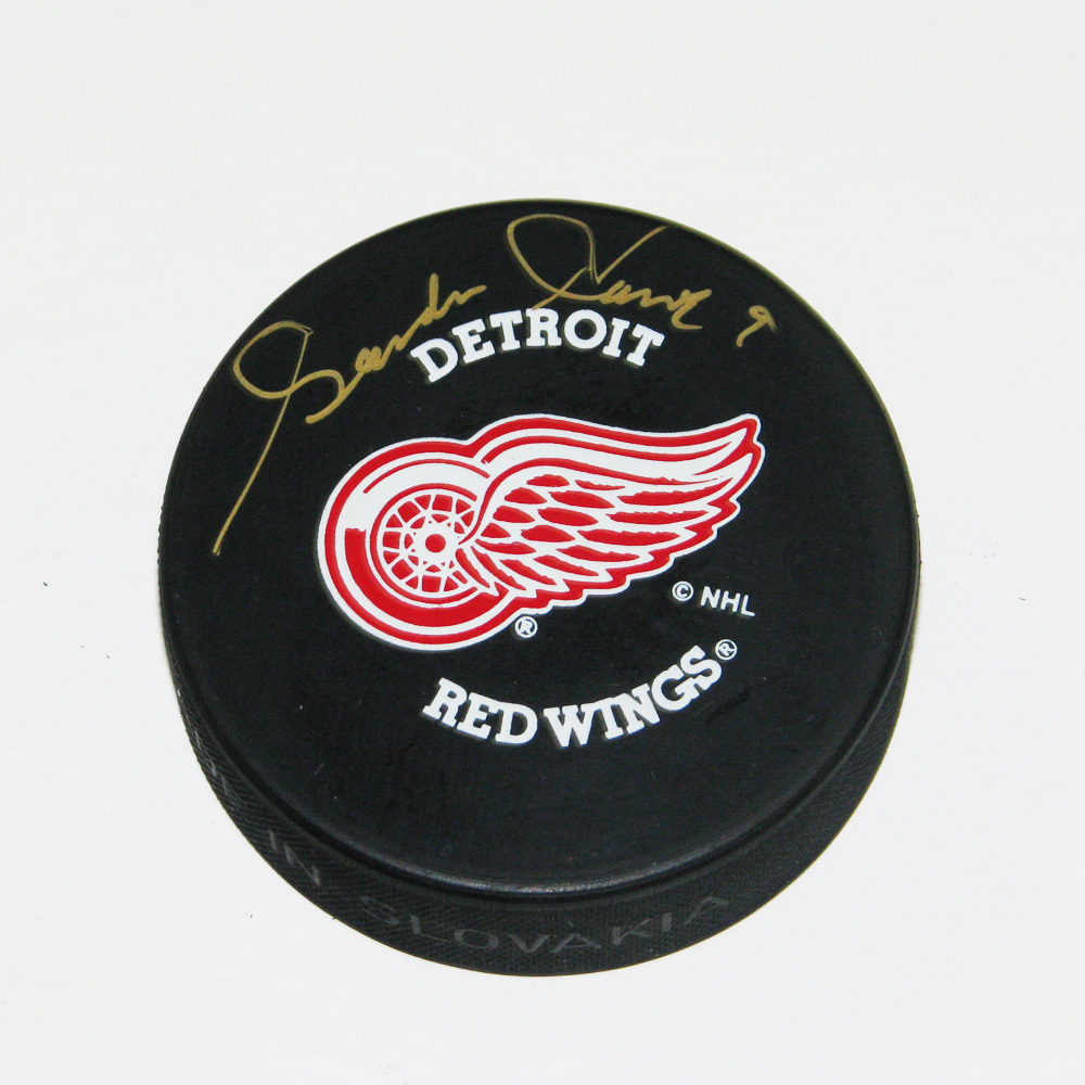 gordie howe signed puck