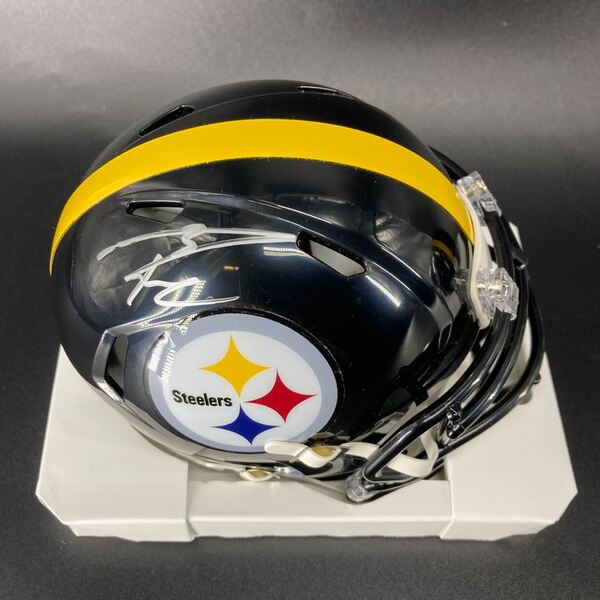 NFL - Steelers Russell Wilson Signed Mini Helmet