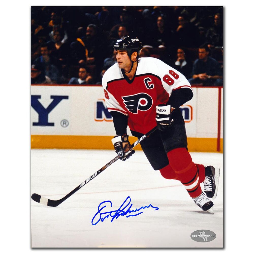Eric Lindros Autographed Philadelphia Flyers 8x10 Photo - Orange Jersey Stickhandling