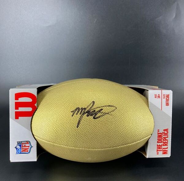 NFL - Packers Michael Pratt Signed Gold Composite Football