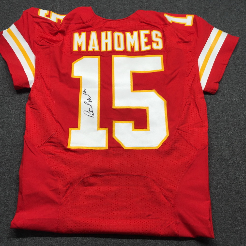 NFL Auction Chiefs Patrick Mahomes signed authentic
