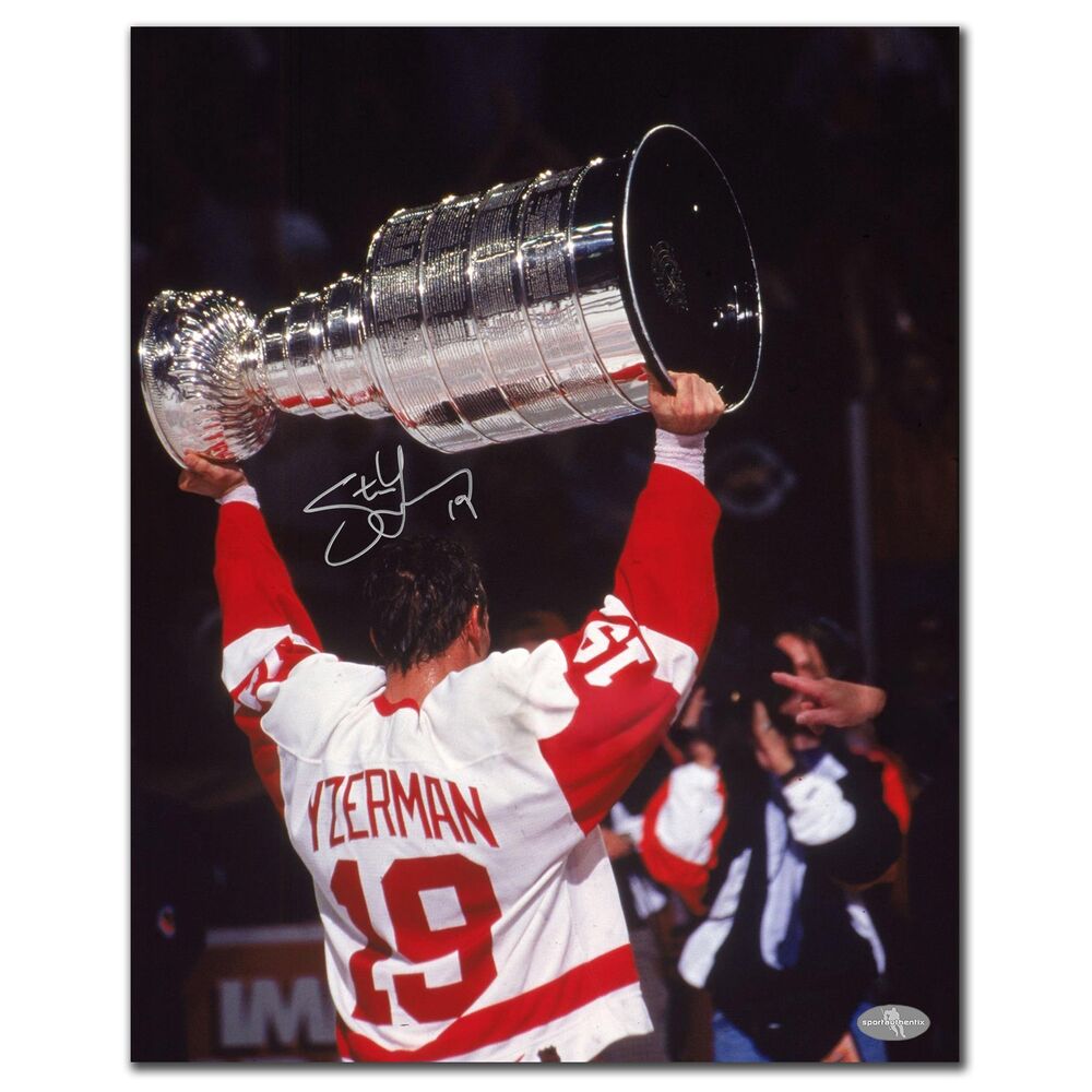 Steve Yzerman Detroit Red Wings 1997 Stanley Cup Autographed 16x20