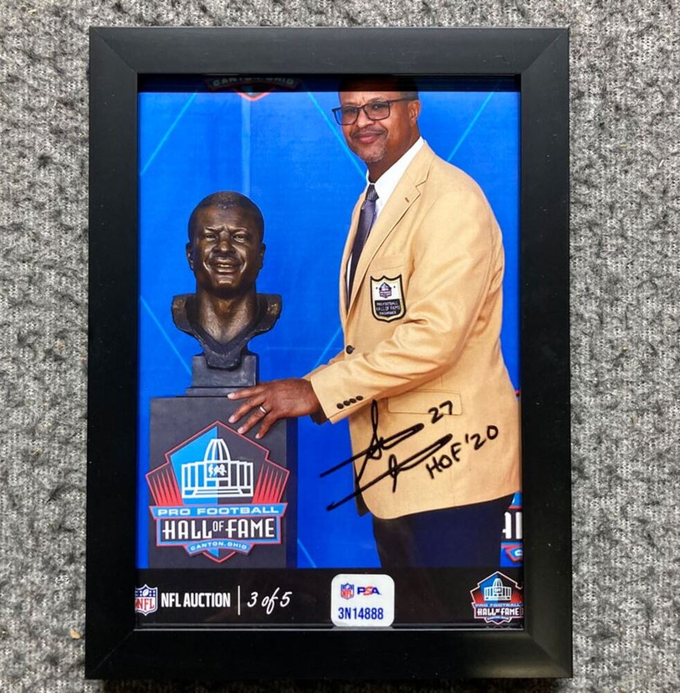 Sneaker – quarter viewrow pages_container mx-auto