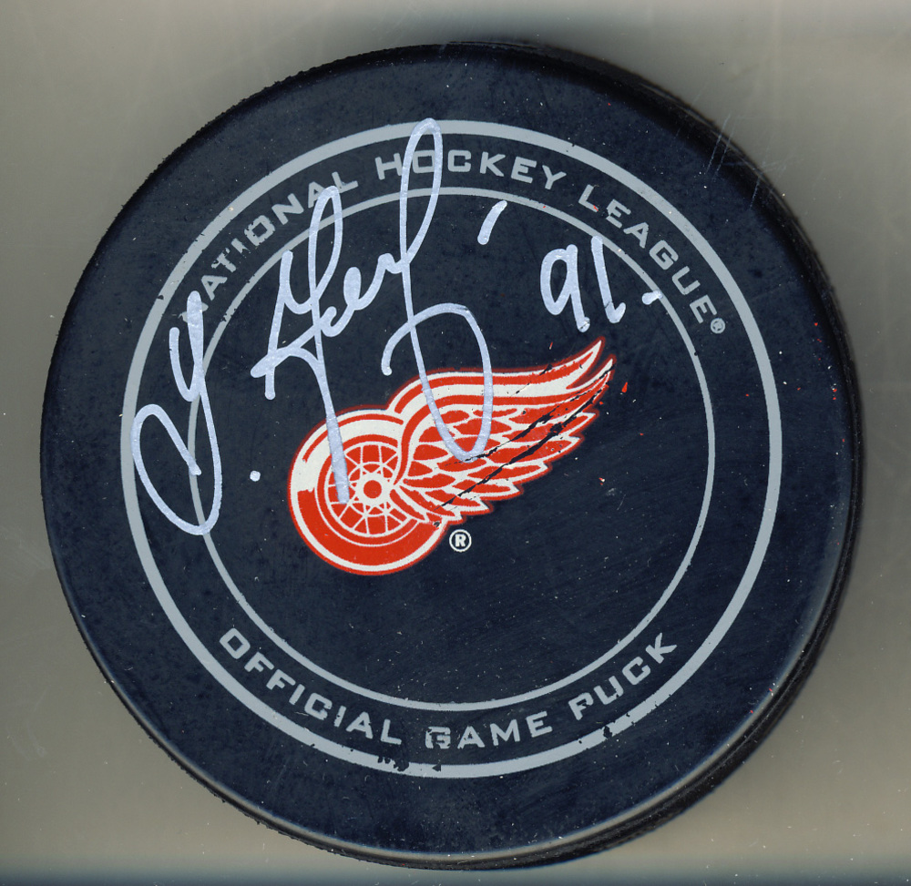 Sergei Fedorov Detroit Red Wings Autographed Official Game Puck *Puck Logo Slightly Damaged*
