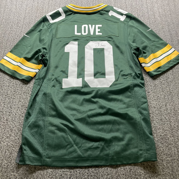 NFL - Packers Jordan Love Signed Replica Jersey Size Small