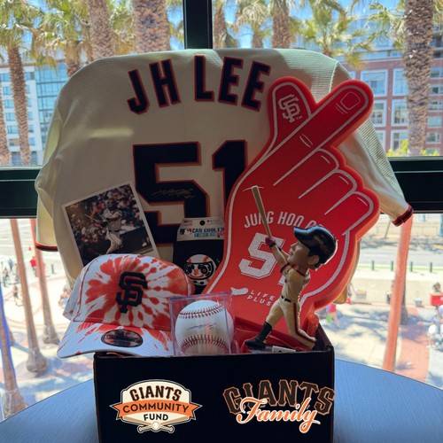 Photo of Giants Family Auction: Jung Hoo Lee Bundle