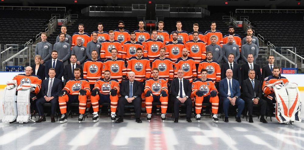 2019-20 Edmonton Oilers Team Photo Opportunity - Have Your Very Own Team Photo Taken With The Oilers!