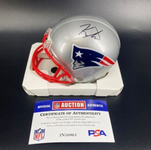 NFL - Patriots Kyle Williams Signed Mini Helmet