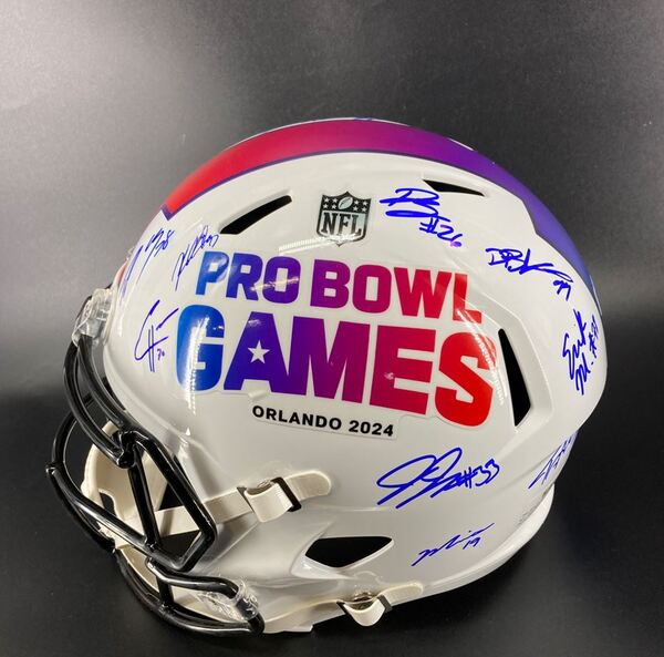NFL - Replica Pro Bowl Games Speed Helmet Signed by Over 15 Plays includ...