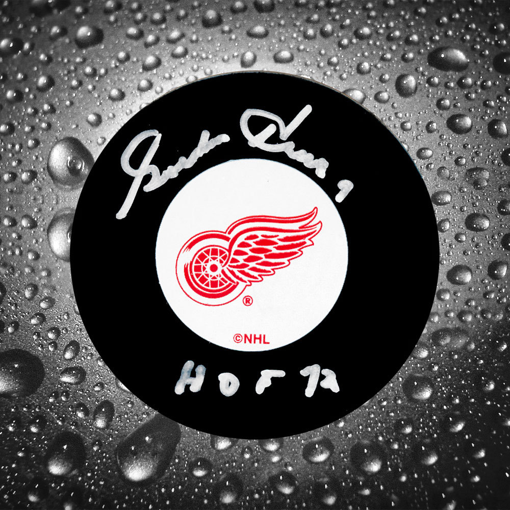 Gordie Howe Detroit Red Wings HOF Autographed Puck