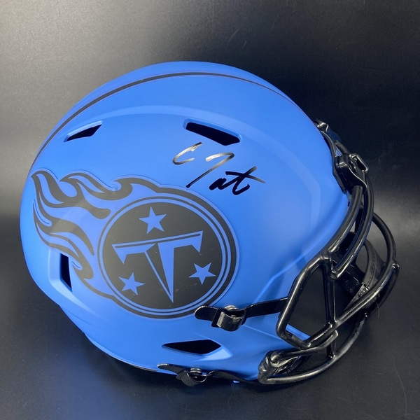 NFL - Titans Carnell Tate Signed Replia Rave Helmet
