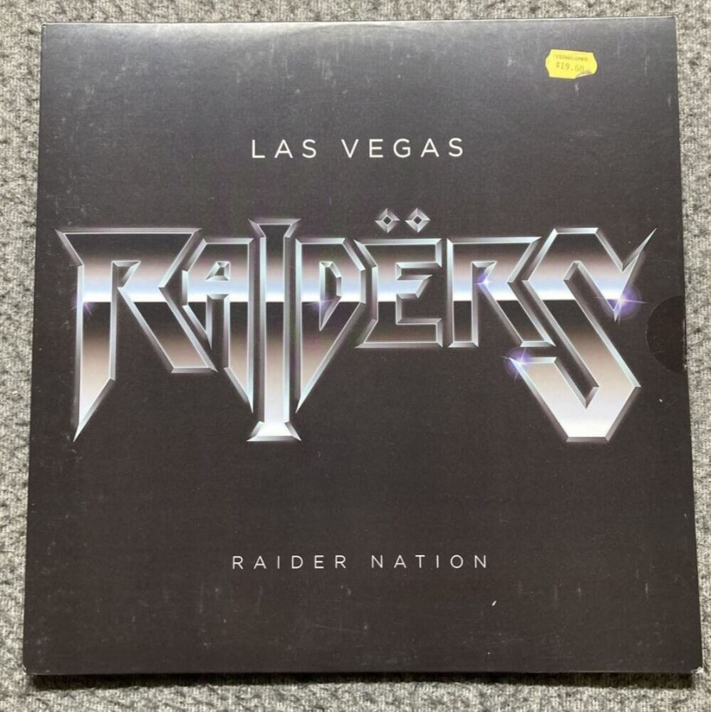 Sneaker – quarter viewrow pages_container mx-auto