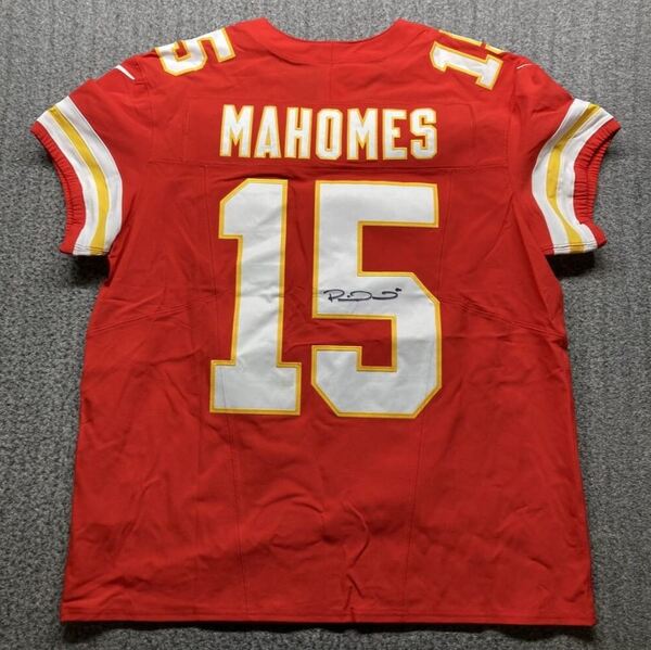 NFL - Chiefs Patrick Mahomes Signed Authentic Jersey Size 56