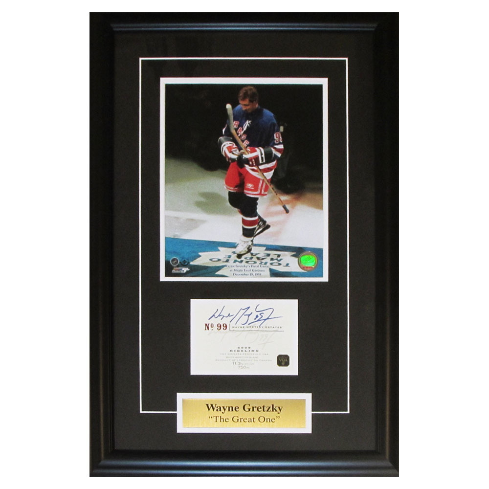 Wayne Gretzky Autographed 2009 Wayne Gretzky Estates Riesling Wine Label Framed New York Rangers Display