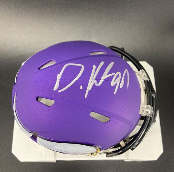 NFL - Vikings Danielle Hunter Signed Mini Helmet