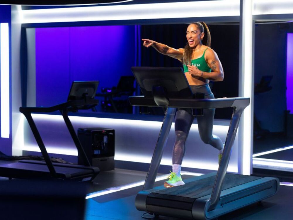 Peloton Studios New York: 30 Minute Walk + Run with Robin Arzón with Stay