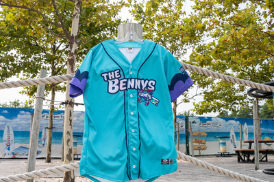 #35 (sz 48) Bennys Jersey