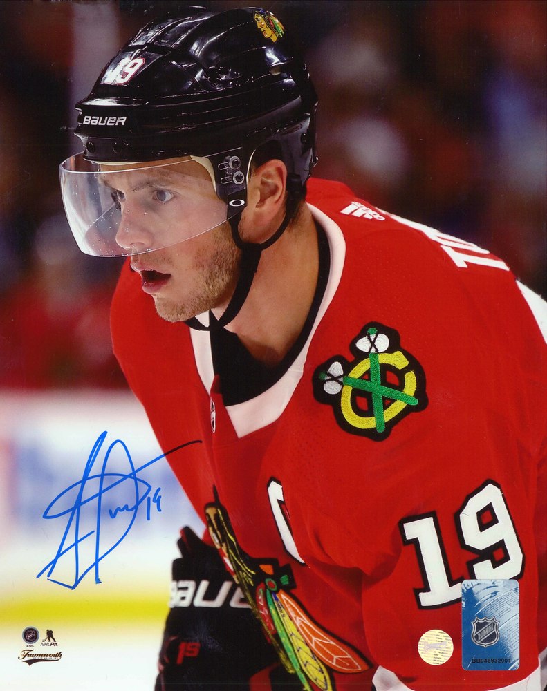 Jonathan Toews - Signed 8x10 Photo Blackhawks Close-Up 