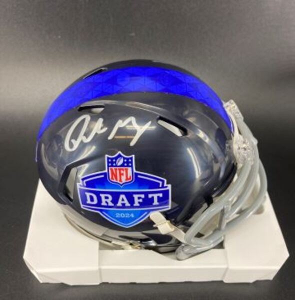 NFL - Patriots Drake Maye Signed NFL Draft Mini Helmet