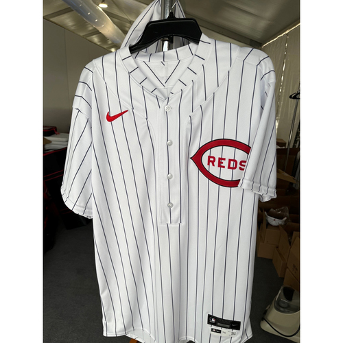 Game-Used Jersey - 2022 MLB in Dyersville, Iowa - Cincinnati Reds vs. Chicago Cubs - Alexis Diaz