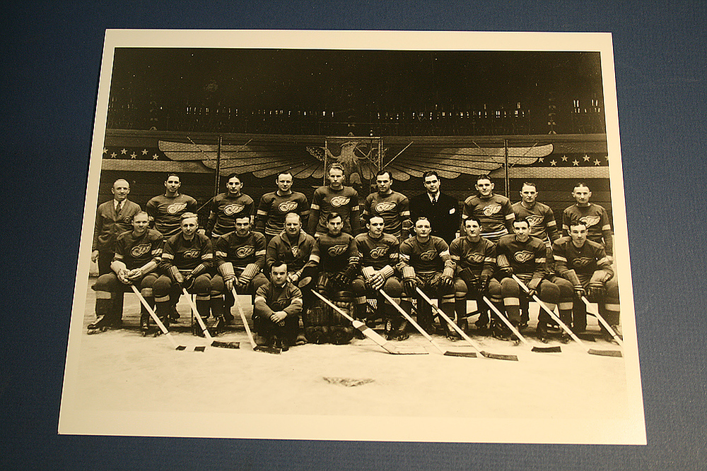 VINTAGE Detroit Red Wings 1933-1934 Team Photo