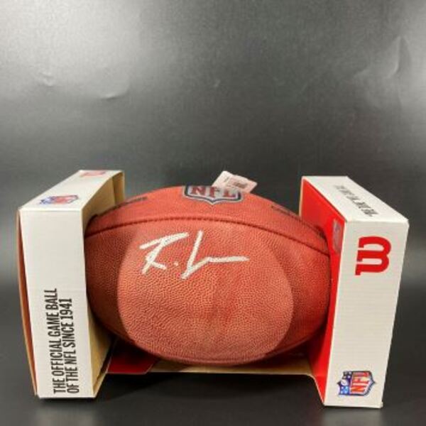 NFL - Bears Roschon Johnson signed authentic football